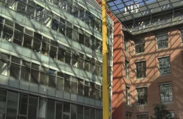 Raupen-Arbeitsbühnen mit Stützen