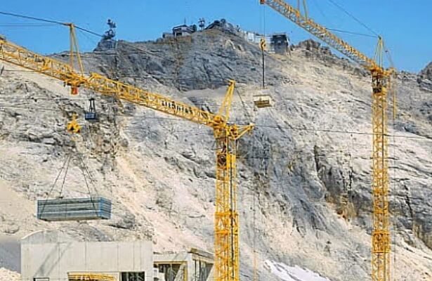 284-turmdrehkrane-6-tonnen-schnelleinsatzkrane-43,00-m-ausladung-liebherr-63k