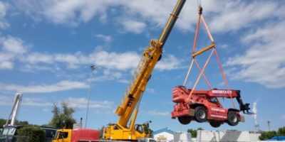 Autokran im Verladeeinsatz