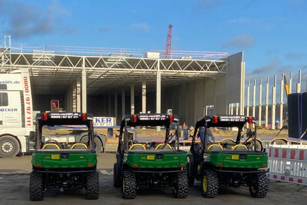 Fahrzeuge perfekt für die langen Wege auf Großbaustellen