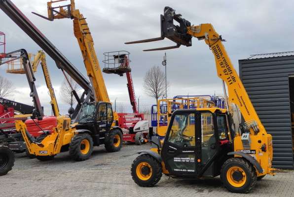 Vergleich klein 6 Meter zu groß 20 Meter Teleskopstapler JCB starr