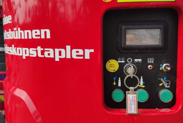 Bedienelement am Unterwagen